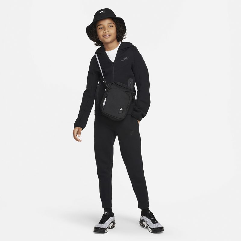 nike-sportswear-tech-fleece-negro-fd3287-010-6.jpeg