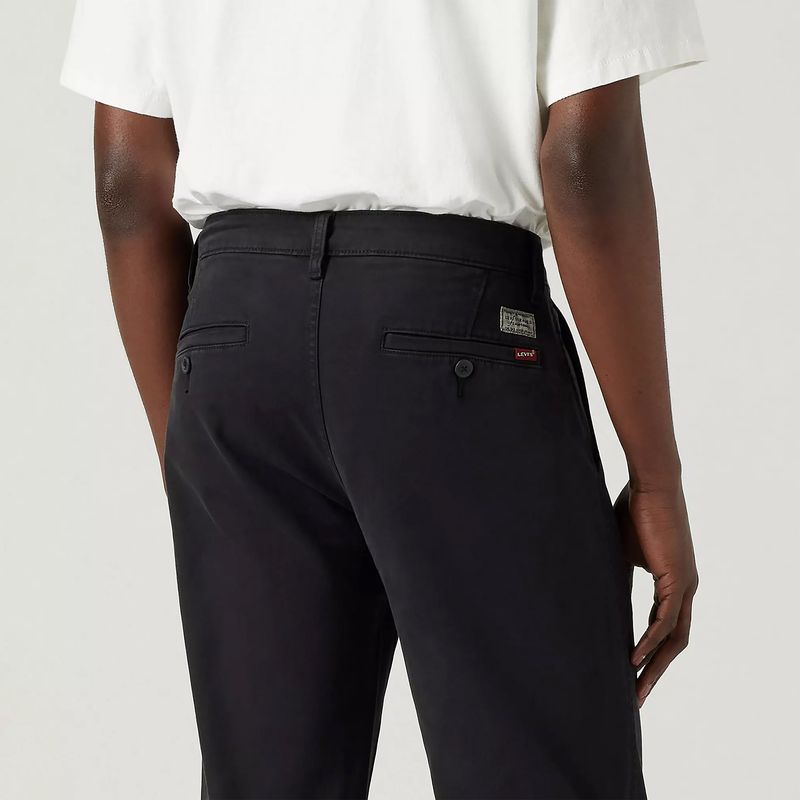 levi-s-chino-standard-negro-171960005-4.jpeg