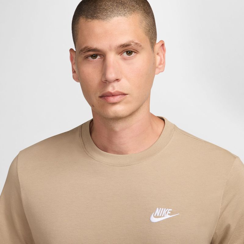 nike-sportswear-club-beige-ar4997-248-3.jpeg