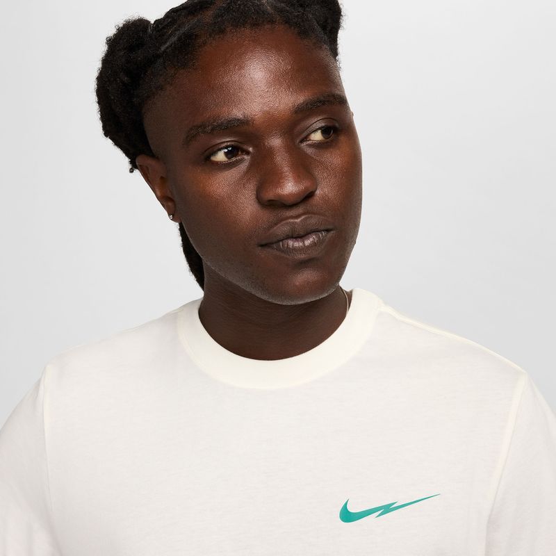nike-sportswear-blanca-fz5417-133-3.jpeg