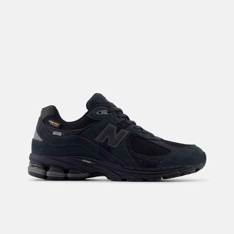 new-balance-2002r-negras-m2002rpj-1.jpeg