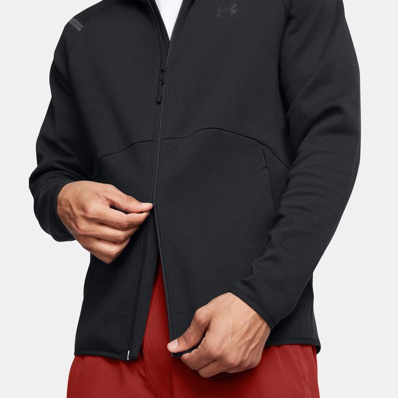under-armour-unstoppable-fleece-negra-1389352-001-3.jpeg