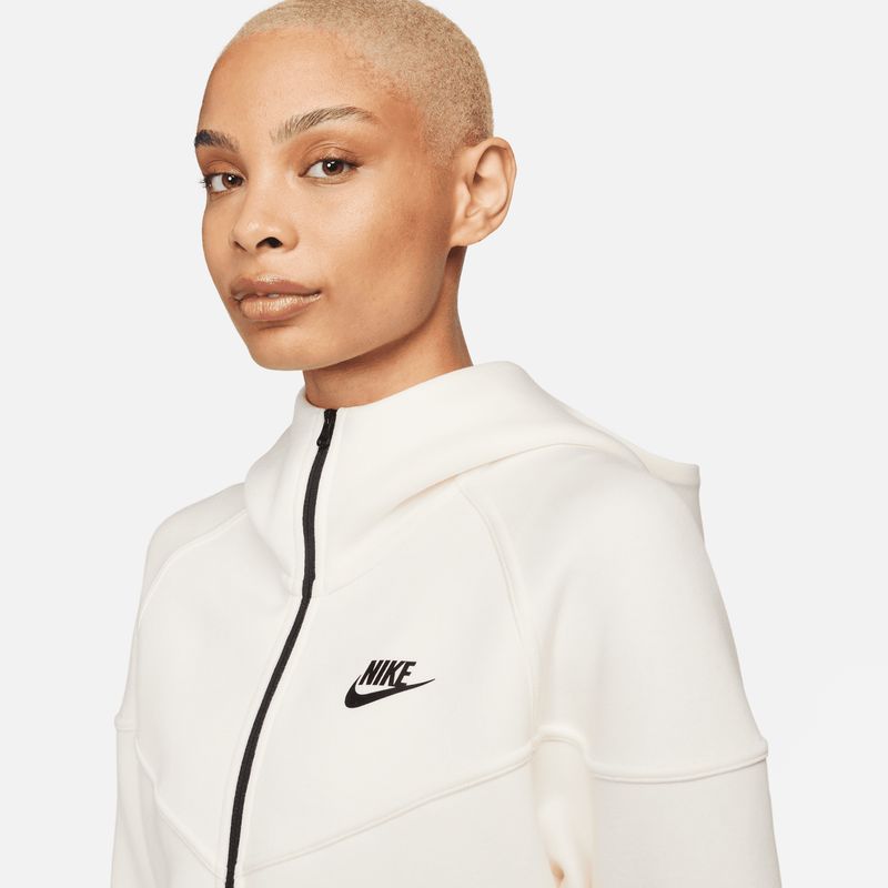 nike-sportswear-tech-fleece-windrunner-blanca-fb8338-110-3.jpeg