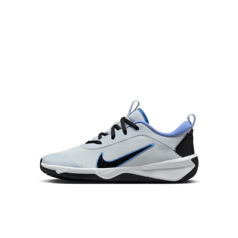 nike-omni-multi-court-gris-dm9027-009-1.jpeg