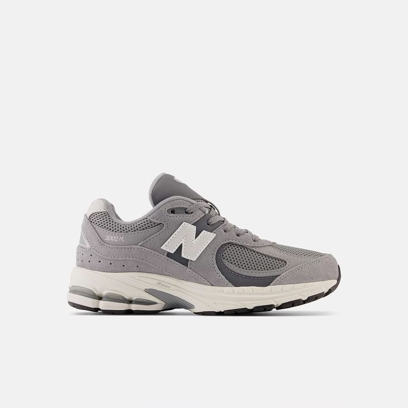 new-balance-2002-gris-gc2002st-1.jpeg