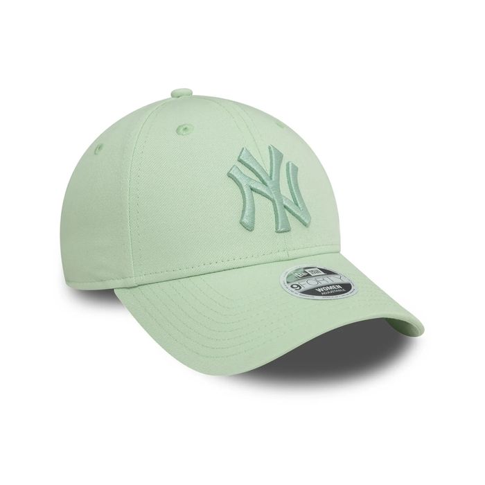 New York Yankees League Essential