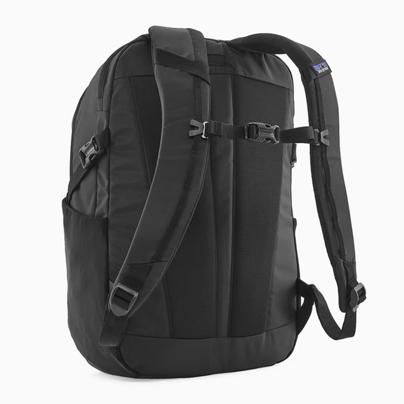 patagonia-refugio-day-negra-47913-blk-2.jpeg