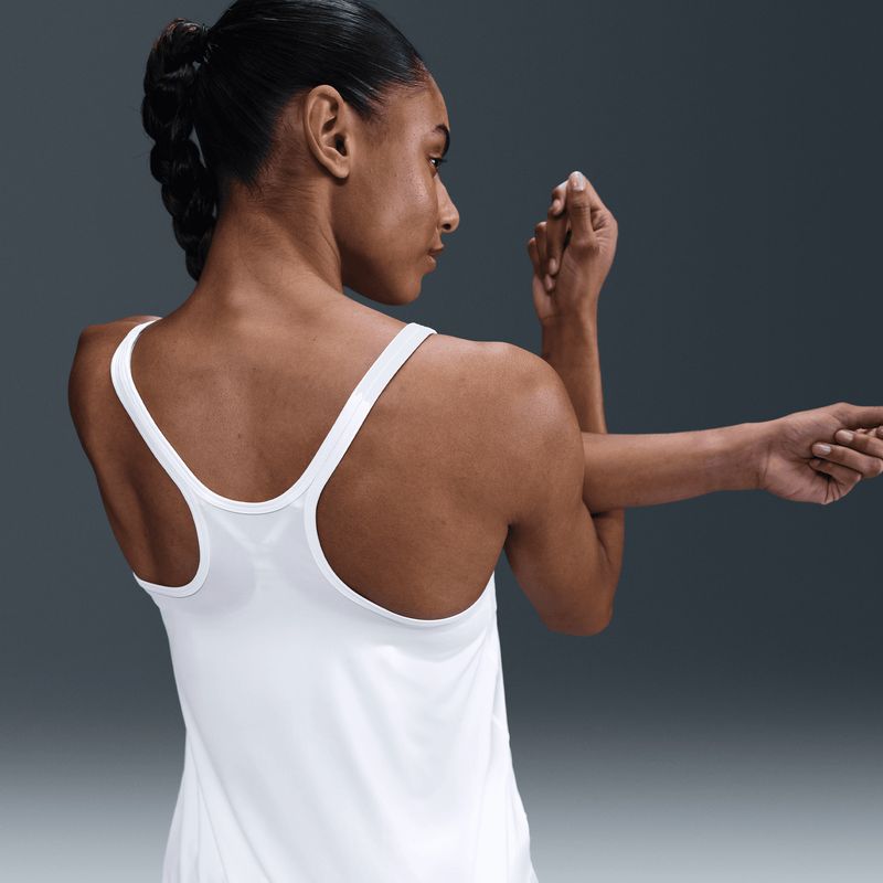 nike-one-classic-blanca-ib9389-100-2.jpeg