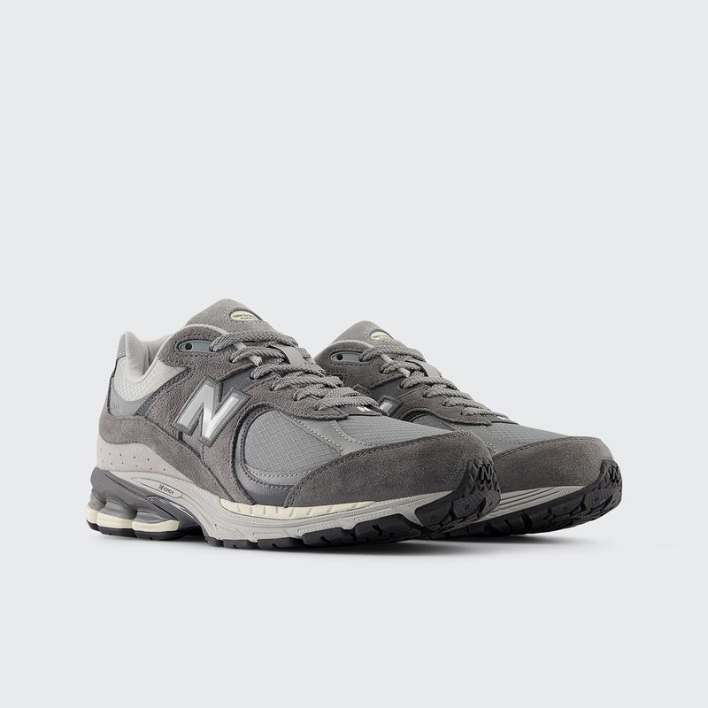 new-balance-2002r-negras-u2002rtf-3.jpeg