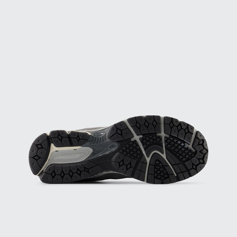 new-balance-2002r-negras-u2002rtf-6.jpeg