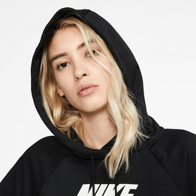 nike-sportswear-essential-negra-bv4126-010-3.png
