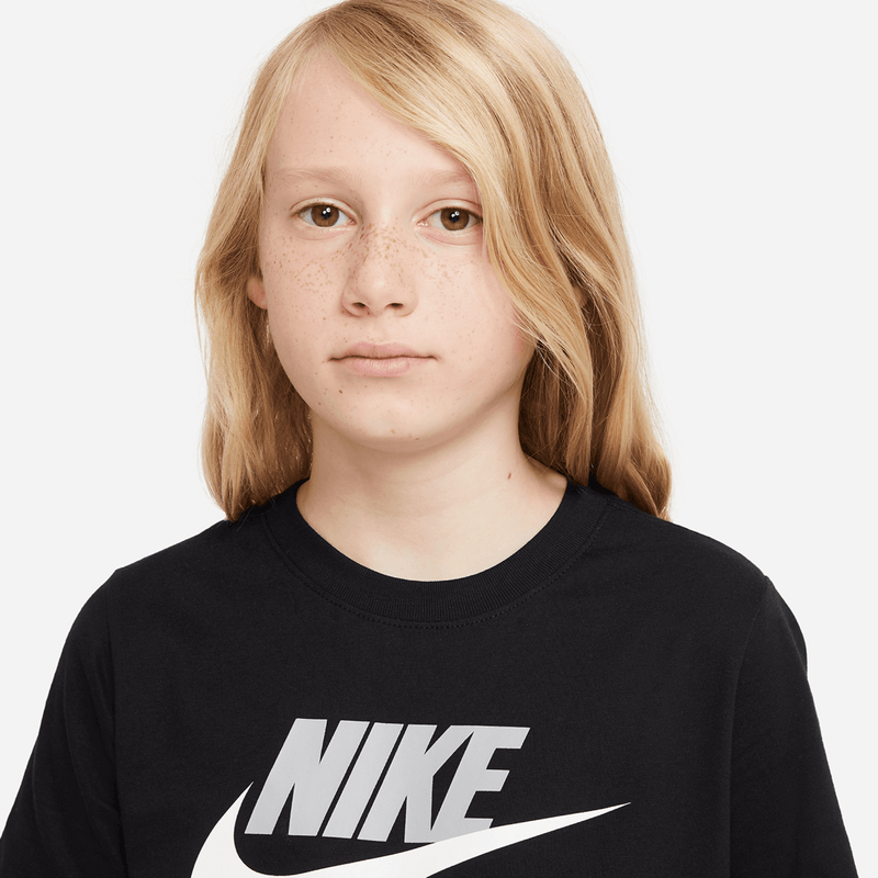 nike-sportswear-negra-ar5252-013-3.png