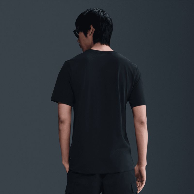 nike-sportswear-negra-hj0760-010-2.jpeg