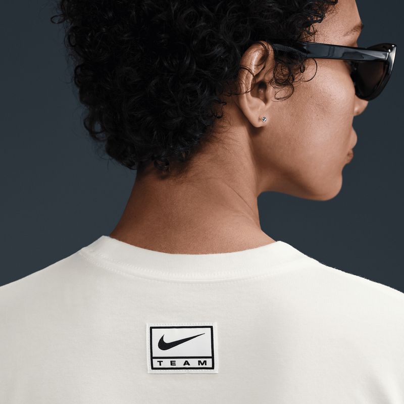 nike-sportswear-blanca-hq1709-133-3.jpeg