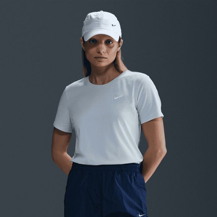 Sportswear Club Essentials