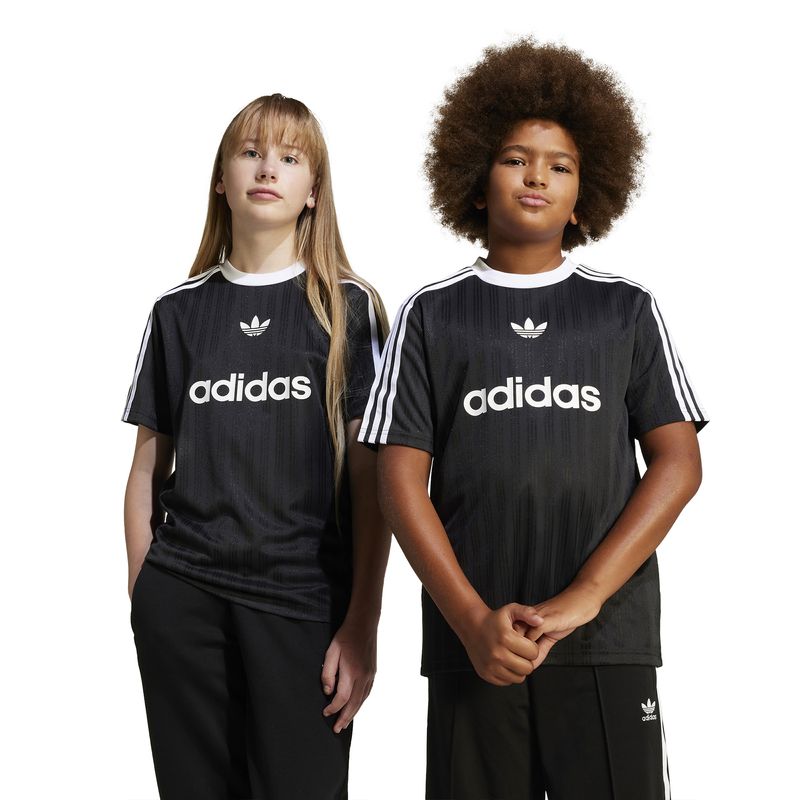 adidas-adicolor-negra-jc7309-1.jpeg