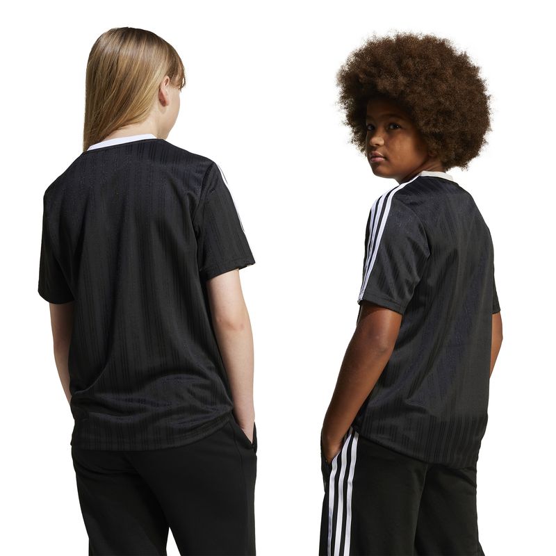 adidas-adicolor-negra-jc7309-2.jpeg