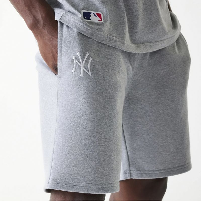 new-era-new-york-yankees-mlb-league-essential-gris-60675760-030-3.jpeg