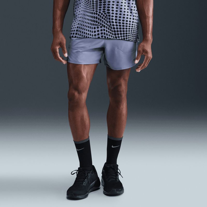 nike-stride-gris-dm4755-499-1.jpeg