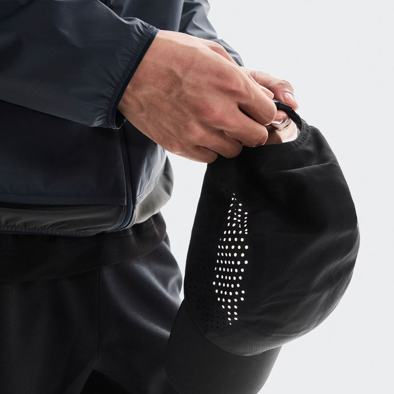 on-running-lightweight-cap-negra-2uf10330553-4.jpeg