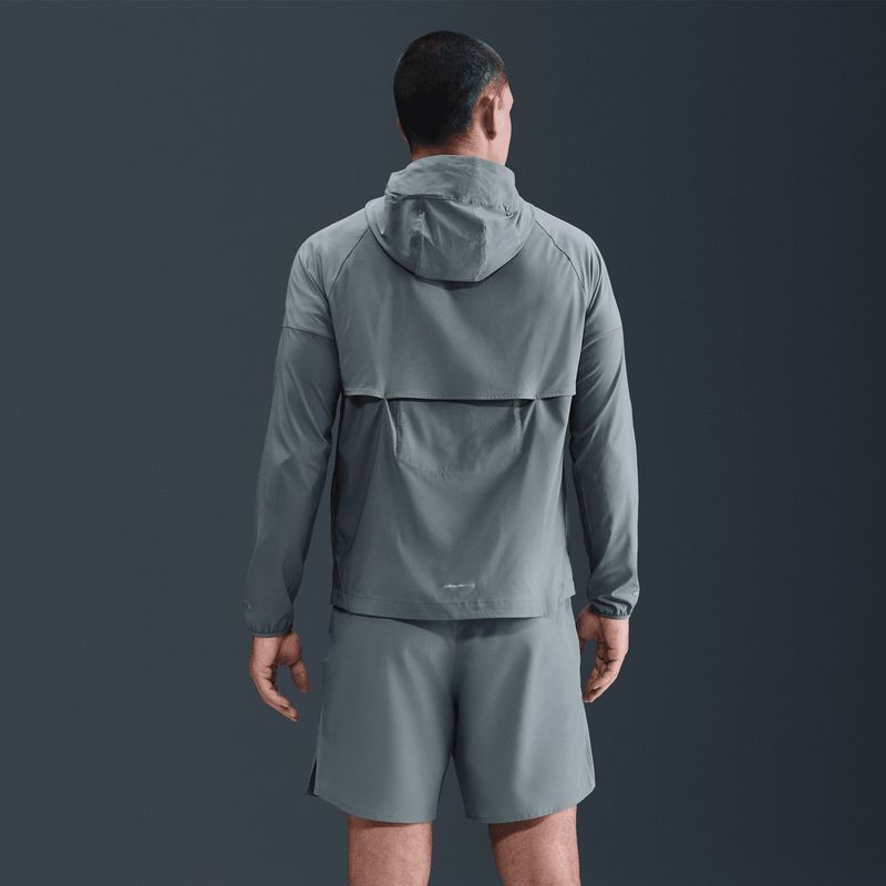 nike-impossibly-light-windrunner-multicolor-hv6521-364-2.jpeg