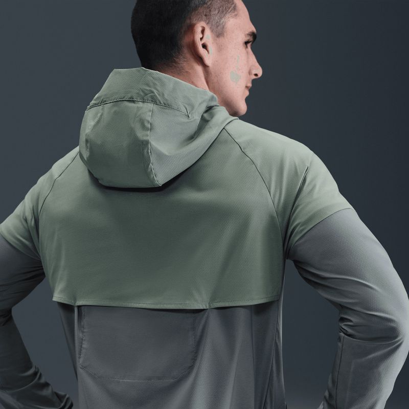 nike-impossibly-light-windrunner-multicolor-hv6521-364-4.jpeg