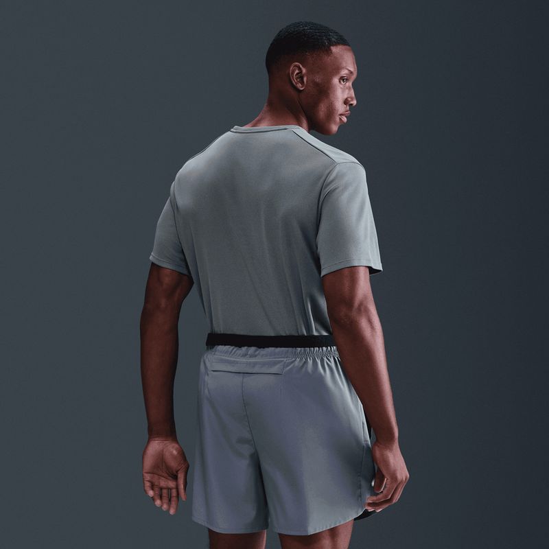 nike-miler-gris-hv2135-084-2.jpeg