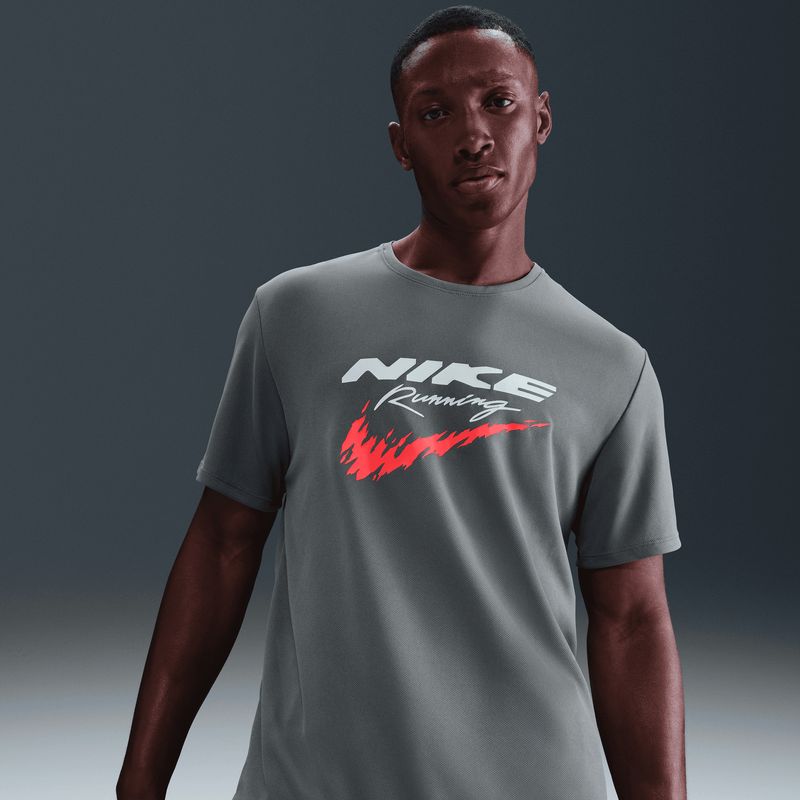 nike-miler-gris-hv2135-084-3.jpeg